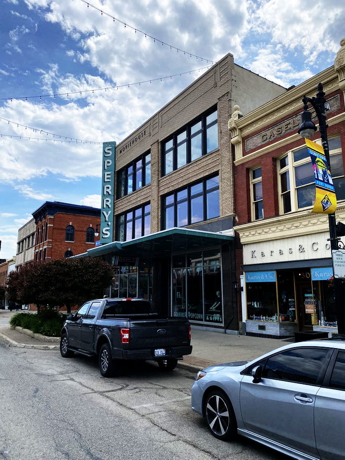 Sperrys Moviehouse Port Huron - June 11 2022 Photo (newer photo)